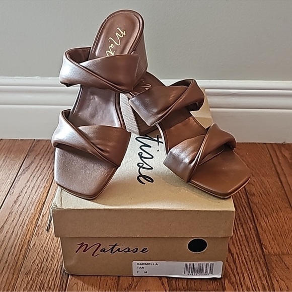 Matisse Carmella Tan size 7 m Sandals Heels - Picture 1 of 8